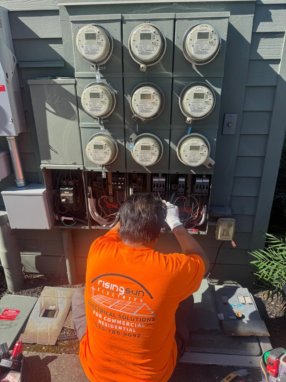 Commercial building electrical services